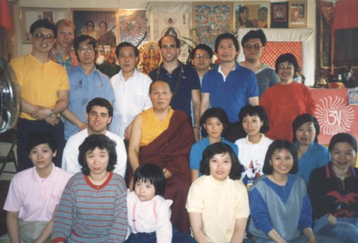 Lama Kan Tsao giving Phowa blessings for students in N.Y. 