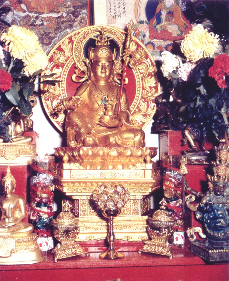 美国大圆满心髓研究中心 莲花生大师调伏情器像