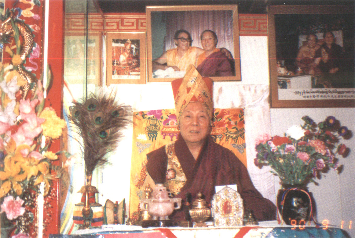 薩迦法王大欽仁波且為根造上師加冕 (二)